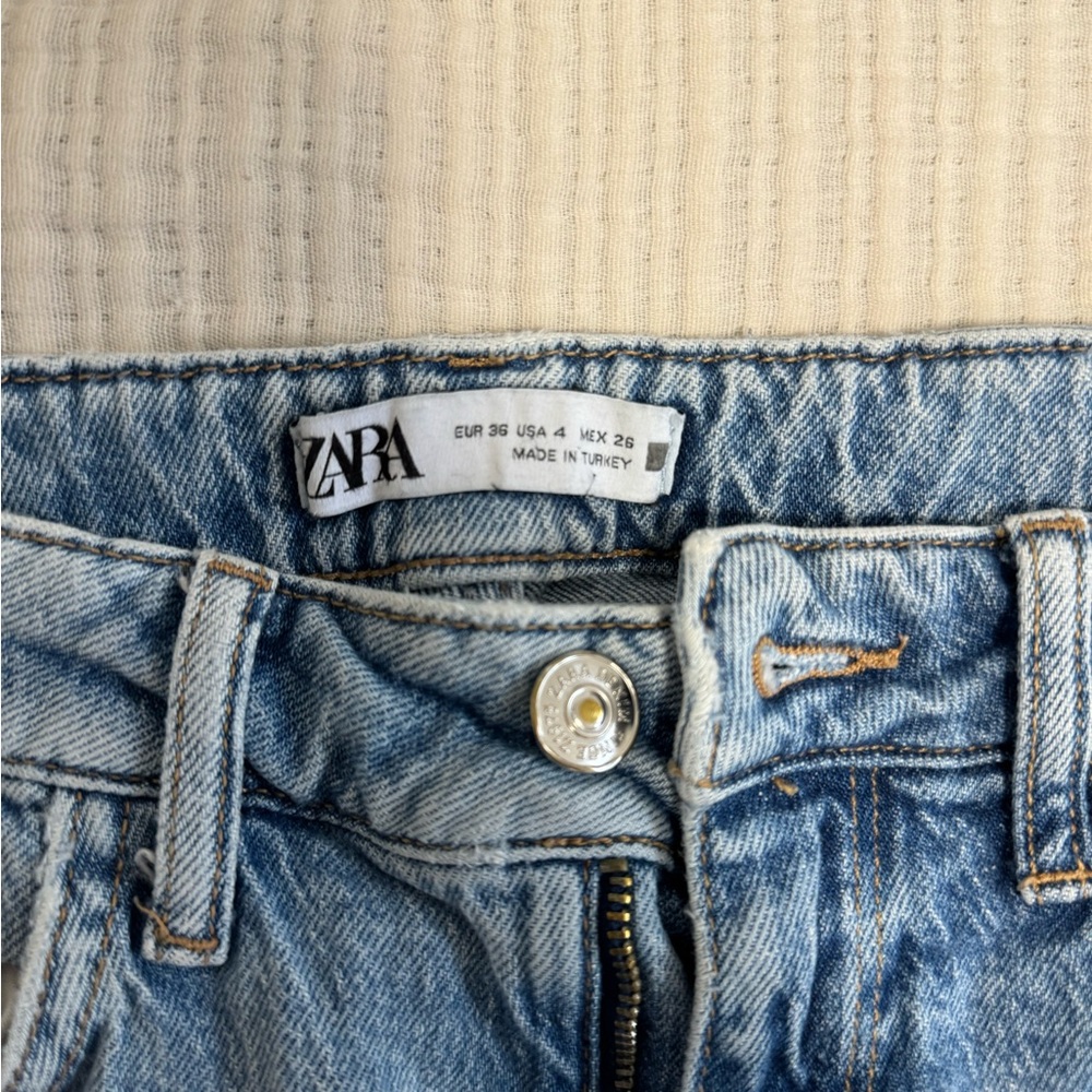 Zara Light Blue Jeans - Picture 2 of 5